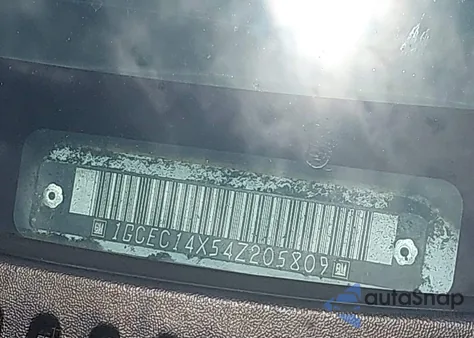 2004 Chevrolet Silverado 1500 Work Truck z USA, uszkodzony, nr VIN 1GCEC14X54Z205809